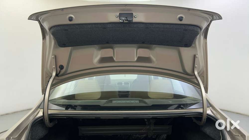 Volkswagen Vento 1.2 Tsi Highline At, 2016, Petrol