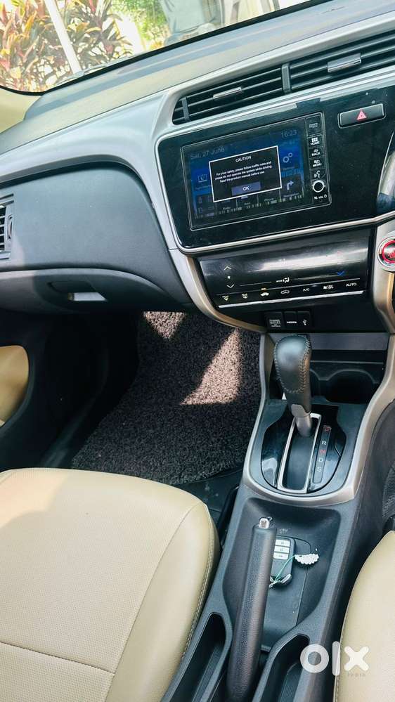Maruti Suzuki Swift Amt Vdi, 2016, Petrol