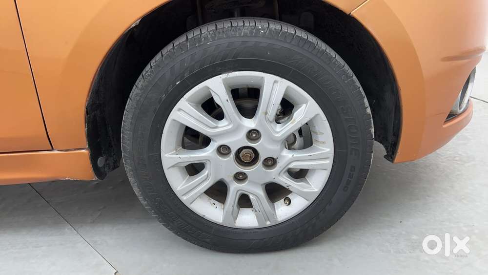 Tata Tiago Xz, 2016, Petrol