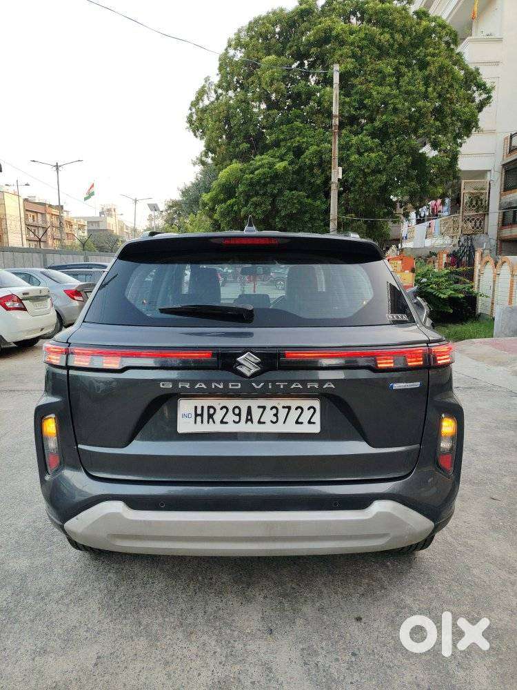 Maruti Suzuki Grand Vitara 1.5 Alpha Smart Hybrid Dual Tone At, 2022..