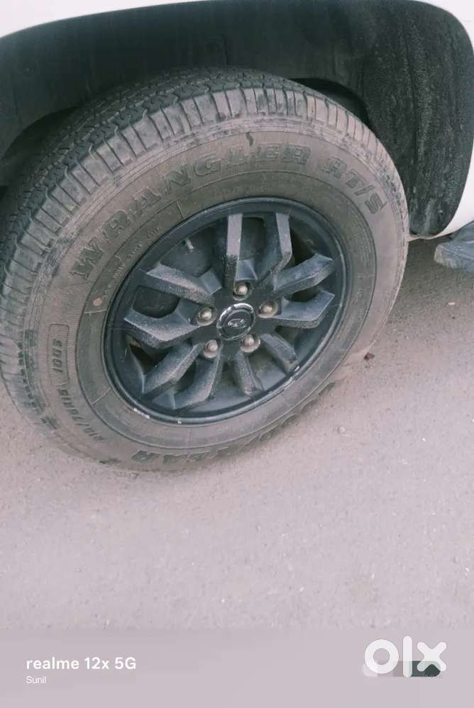 Only Serious Buyer Mahindra Tuv 300 2016 Diesel Amt