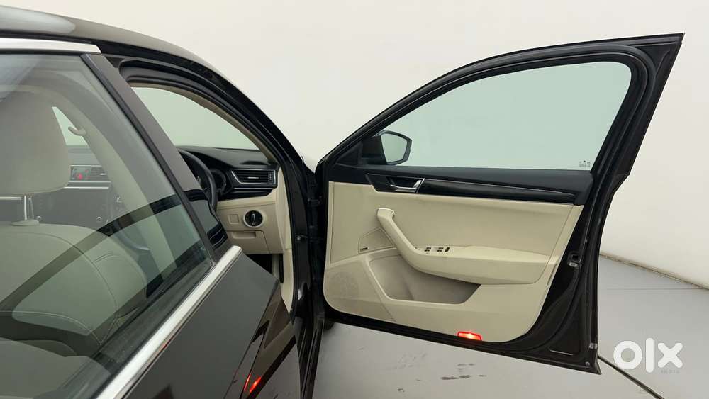 Skoda Superb Lk 1.8 Tsi At, 2020, Petrol