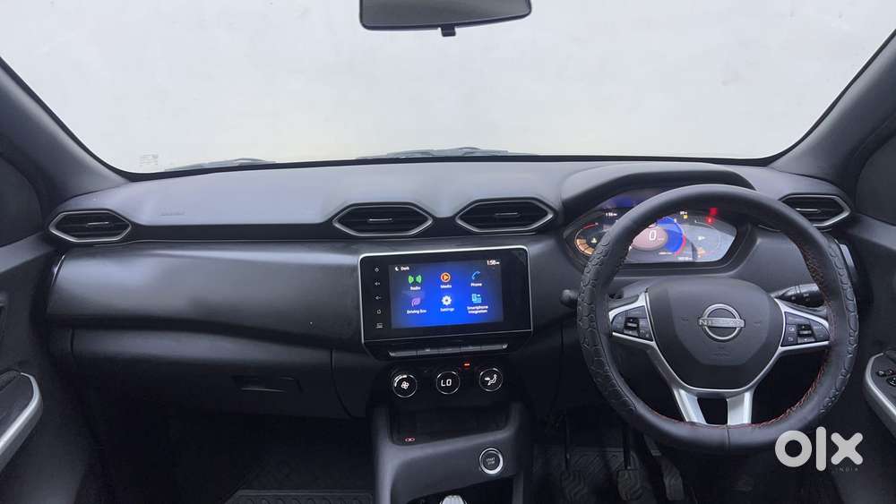 Nissan Magnite 1.0 Xv Premium, 2022, Petrol