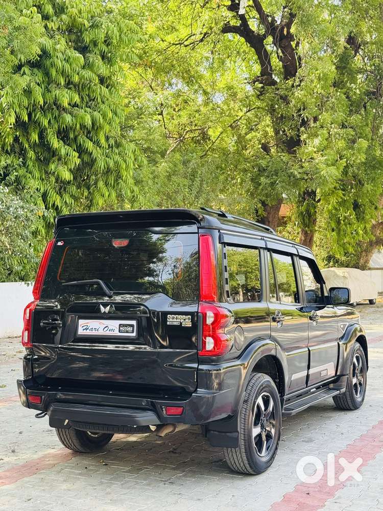 Mahindra Scorpio Classic 2.2 S 11 Mt 7 Str, 2024, Diesel