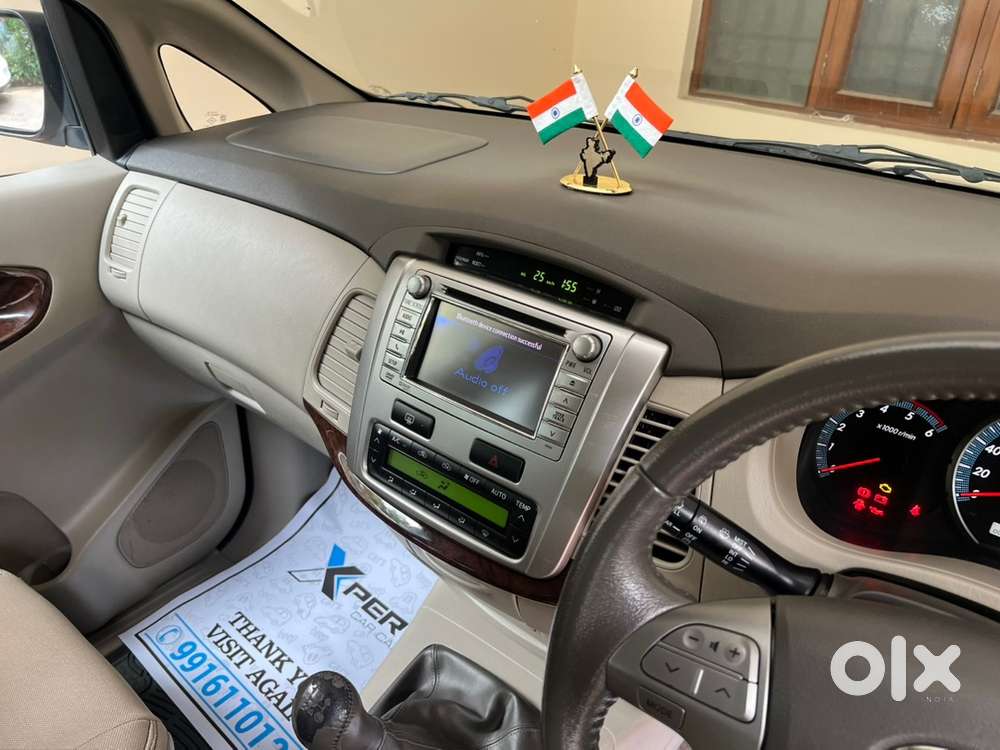 Innova V 7 Seater 3rd Owner