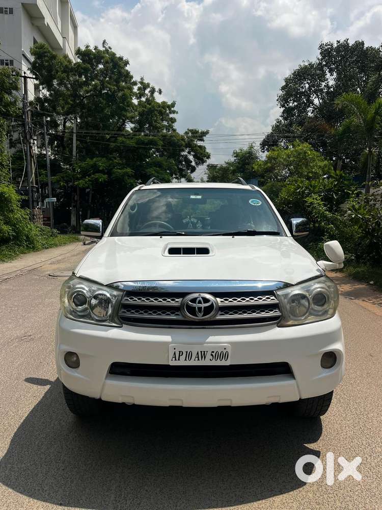 Toyota Fortuner 3.0 4x4 Manual, 2011, Diesel