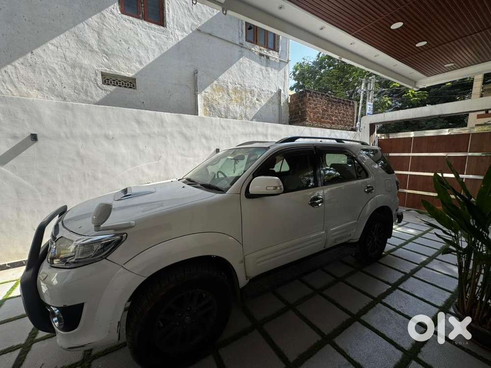Toyota Fortuner 2015 Diesel 130000 Km Driven
