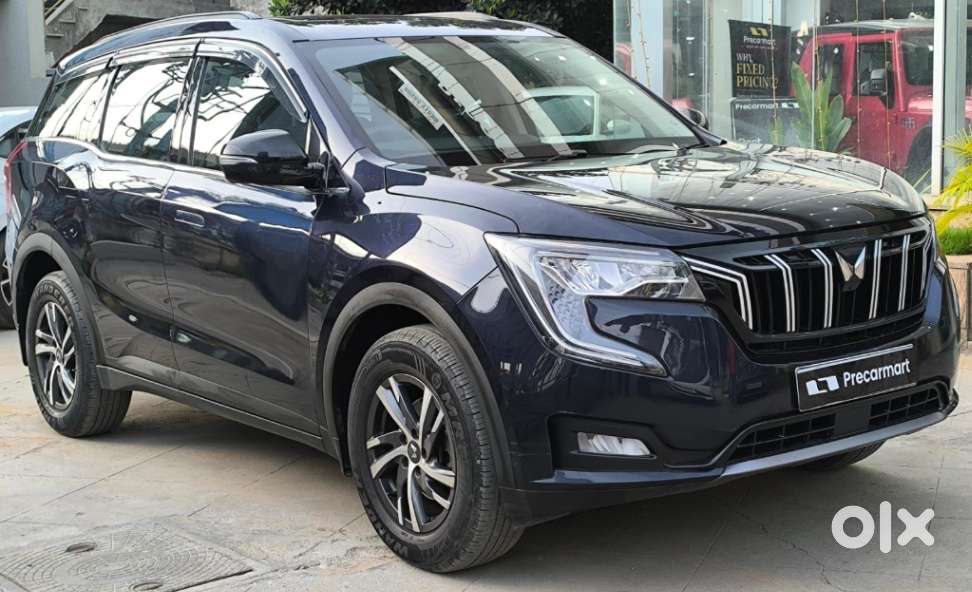 Mahindra Xuv700 2.0 Ax 5 Petrol Mt 7 Str, 2022, Petrol