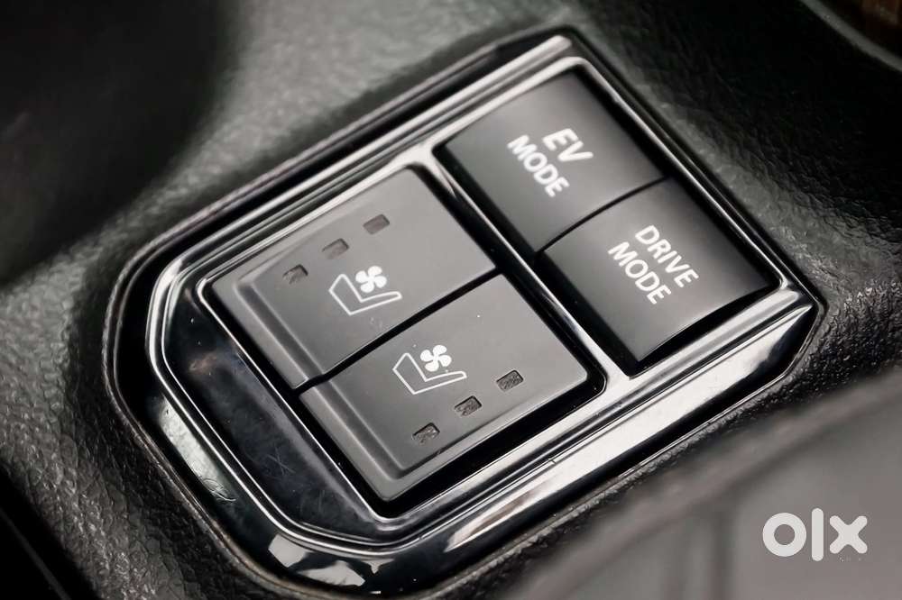 Maruti Suzuki Grand Vitara 1.5 Alpha Plus Intelligent Hybrid Ecvt, 2..