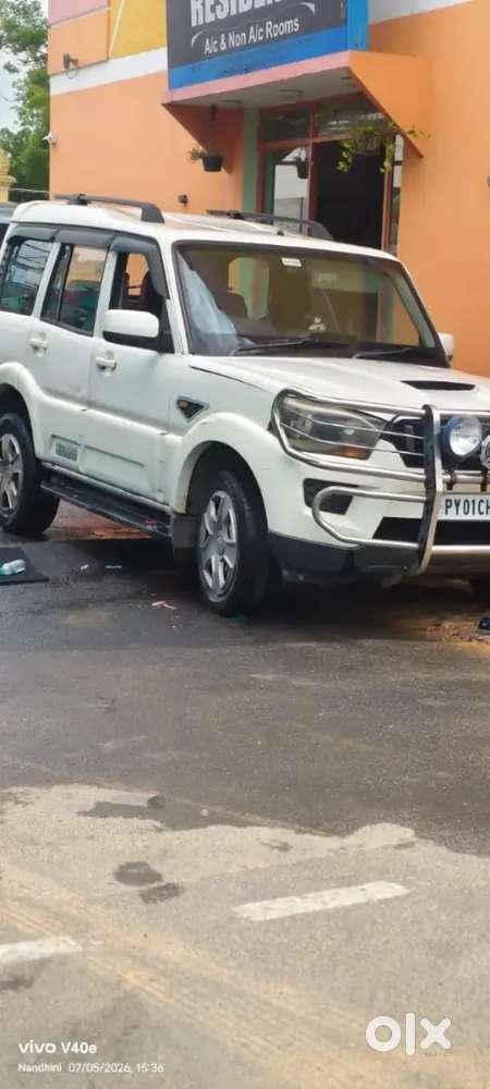 Mahindra Scorpio S6 Plus 2015