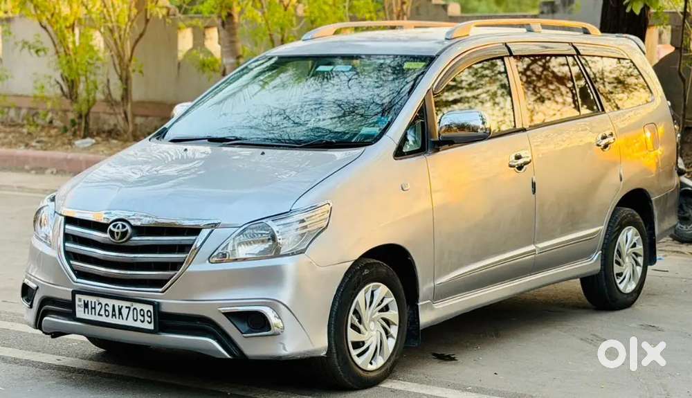 Brand: Toyota 
Model : Innova 2.5g 8seater

Fuel : Deisel :