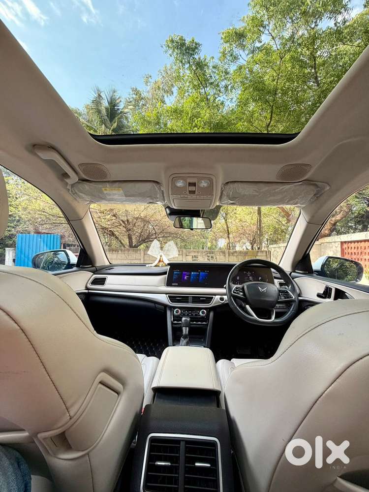 Mahindra Xuv700 Ax7l 6 Str At, 2022, Diesel