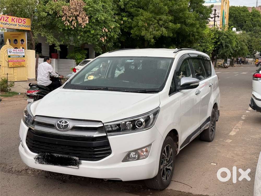 Toyota Innova Crysta 2016