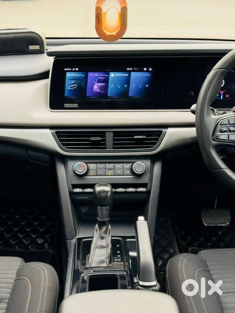 Mahindra Xuv700 2.2 Ax 5 Diesel At 7 Str, 2022, Diesel
