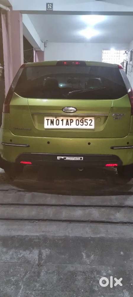 Ford Figo Titanium Top