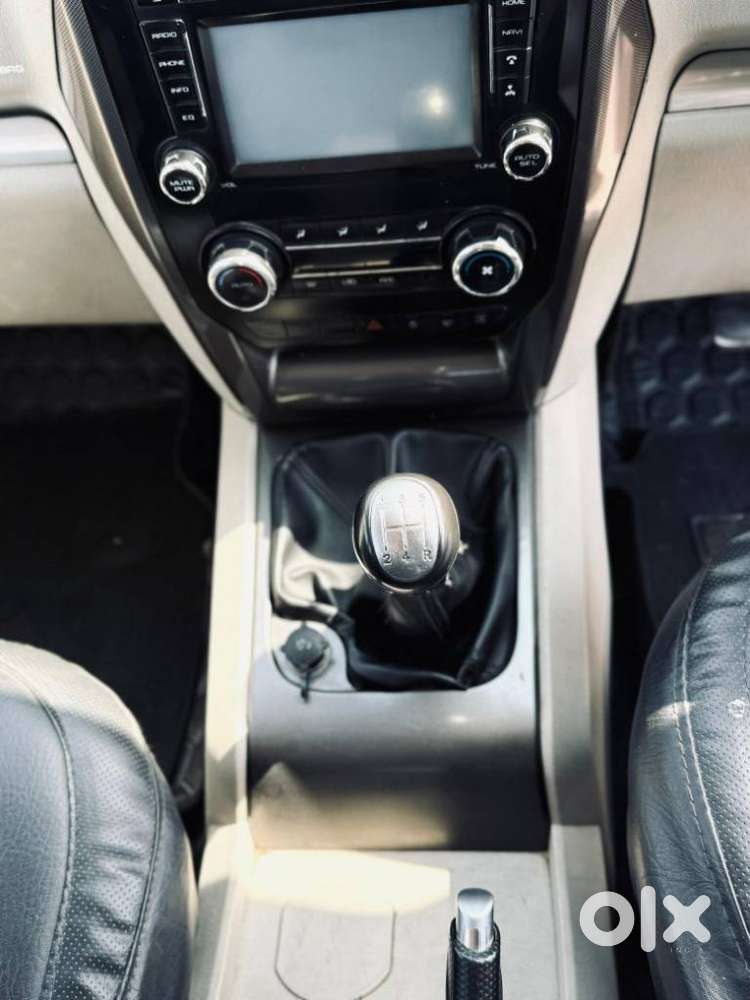 Mahindra Scorpio S10, 2015, Diesel