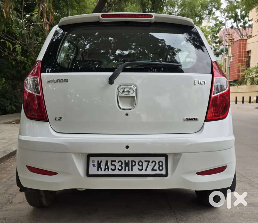 Hyundai I10 Sportz 2011 It's Urgent Sell Hyundai I10 Family Uesd