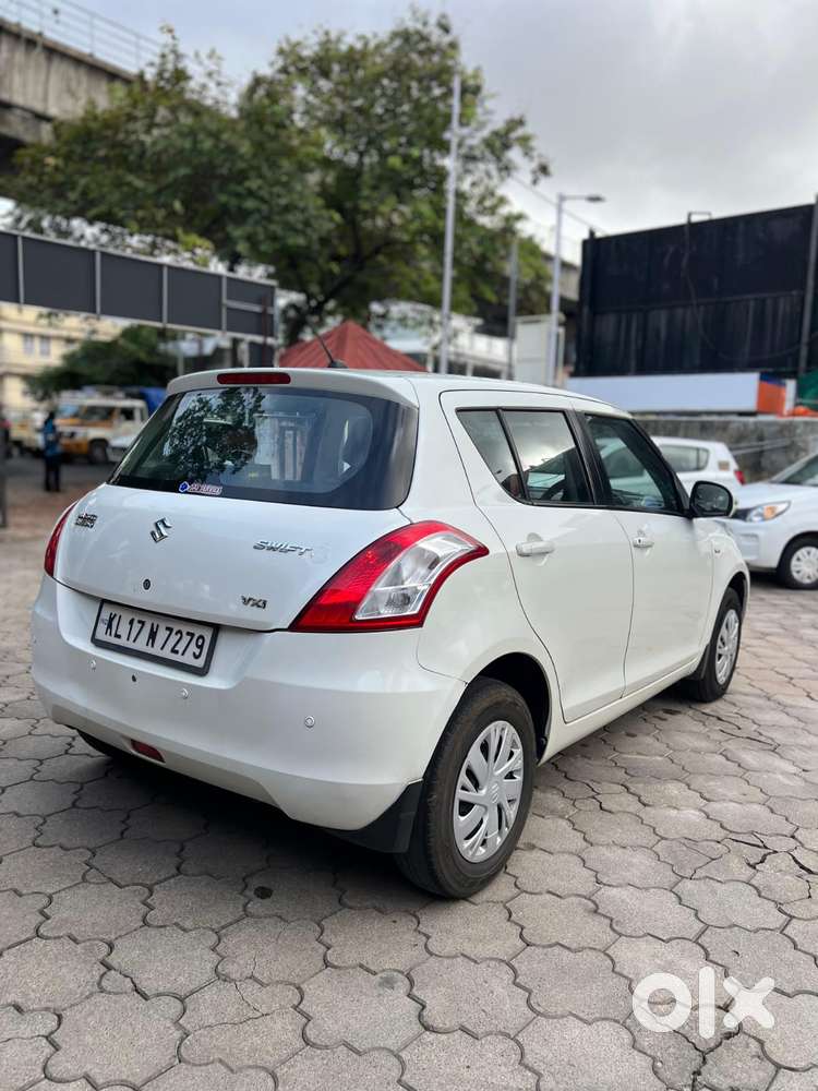Maruti Suzuki Swift Vxi Optional, 2015, Petrol
