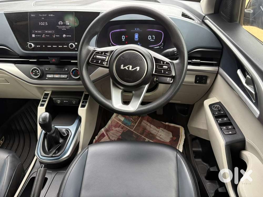 Kia Carens G 1.5 6mt Premium (o) 7-seater, 2024, Petrol