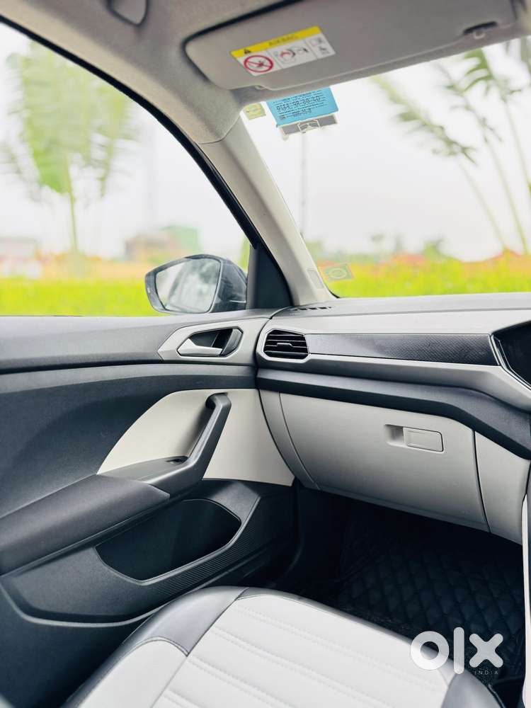 Volkswagen Taigun 1.0 Tsi Highline At, 2022, Petrol