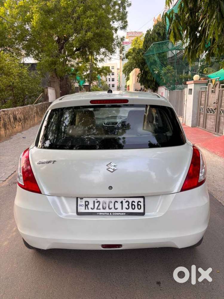 Maruti Suzuki Swift Vxi 1.2 Abs Bs-iv, 2011, Petrol