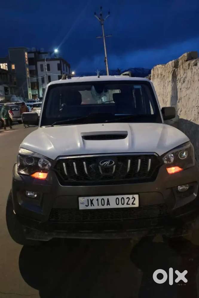 Mahindra Scorpio Classic 2015 S10
