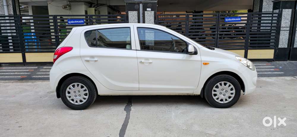 Hyundai I20 Petrol Cvt Magna Executive, 2012, Petrol