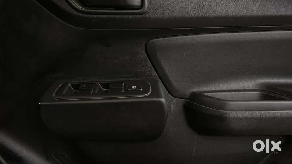 Maruti Suzuki Swift Vvt Lxi, 2022, Petrol