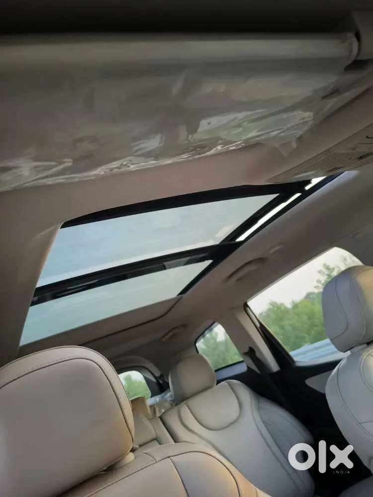 Mahindra Xuv700 Mt 2022/23