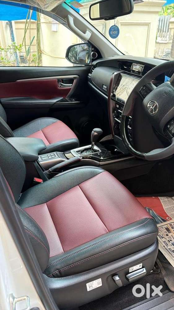 Toyota Fortuner Lagender 4x4 At 4000km Driven