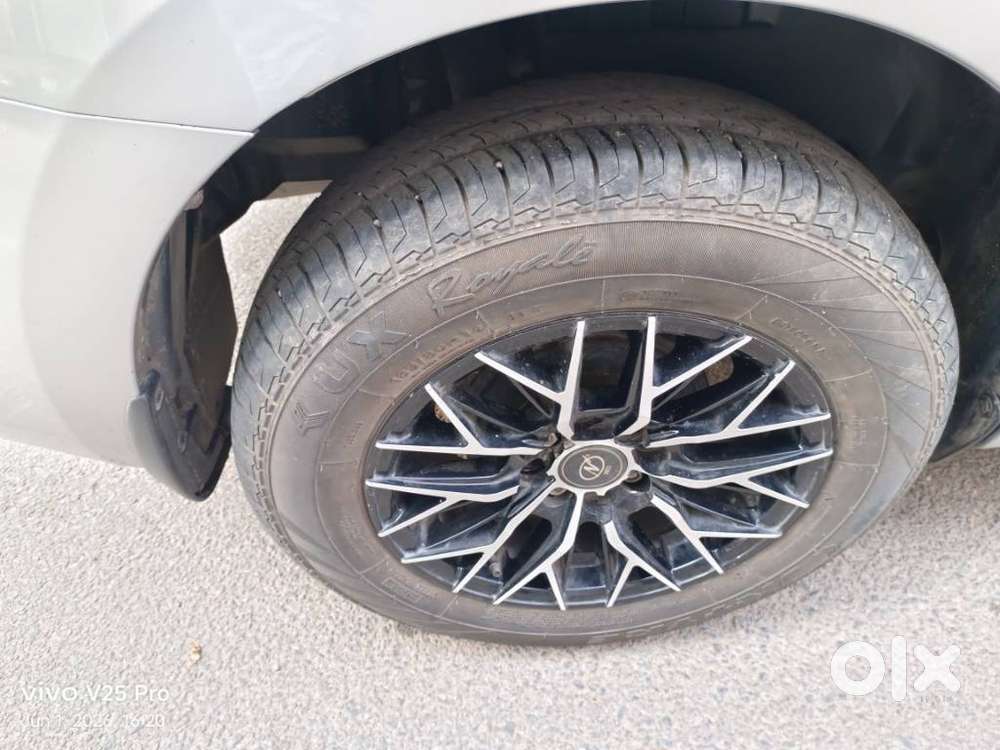 Maruti Suzuki Dzire 1.2 Vxi, 2022, Petrol
