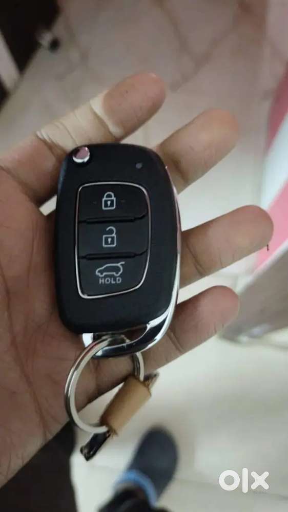 Hyundai Venue 2022 Petrol 14000 Km Driven