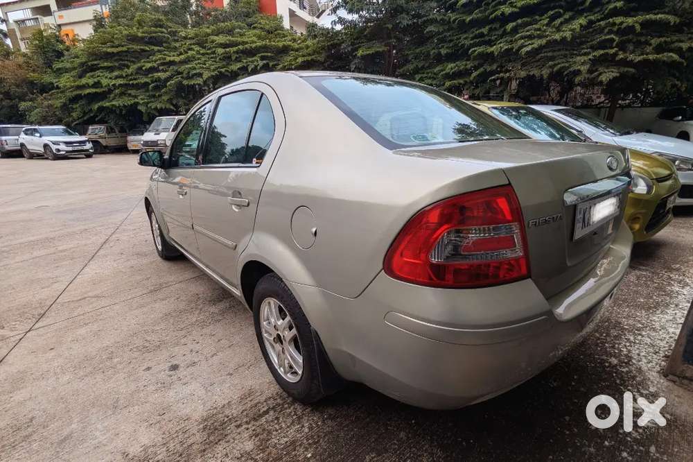 Ford Fiesta 2010 Petrol Car