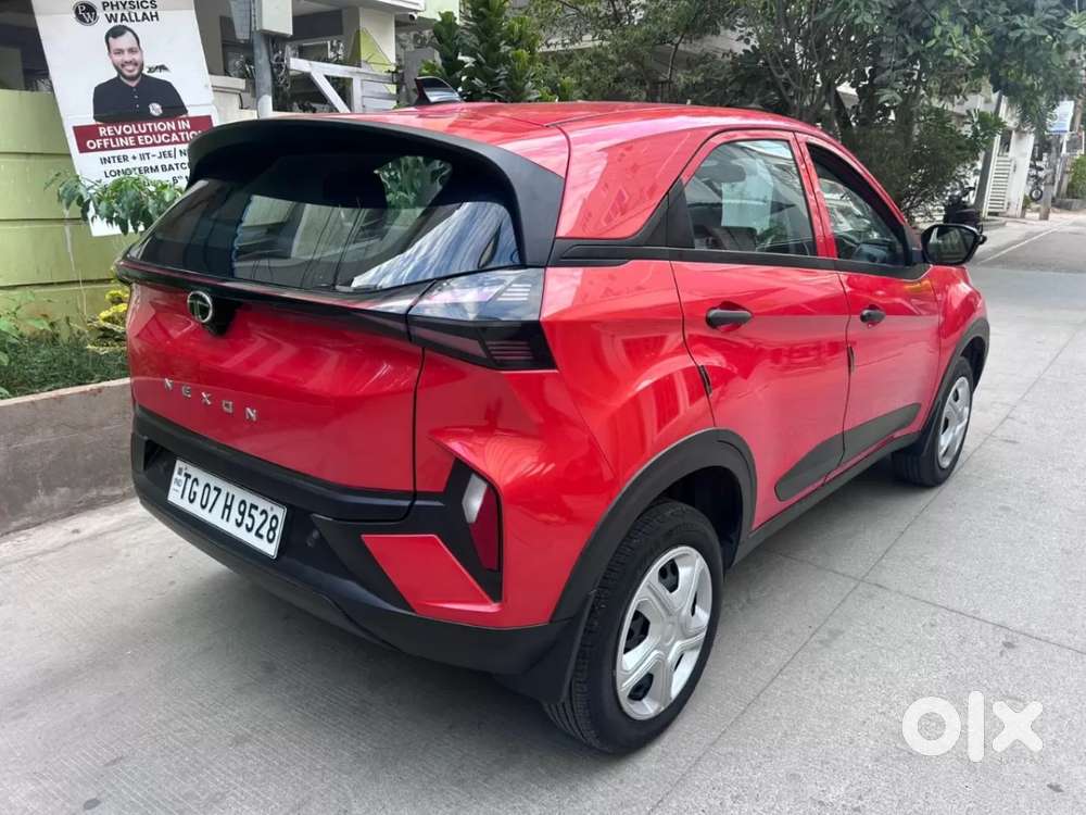 Tata Nexon, 2024, Petrol
