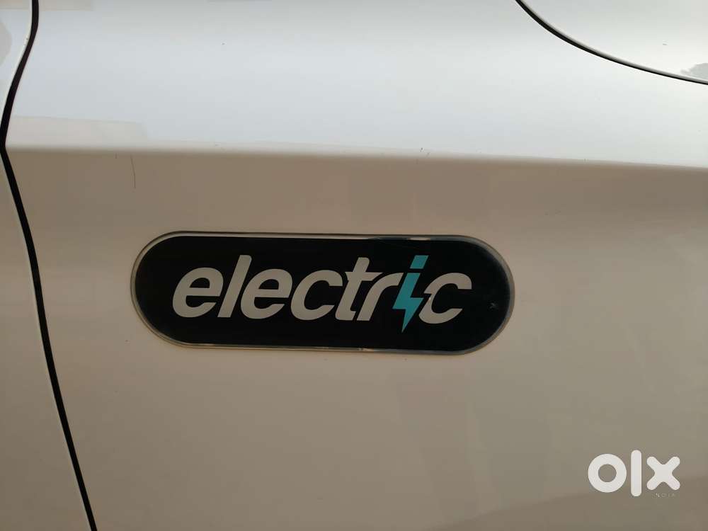 Mg Zs Ev Exclusive Iconic Ivory, 2022, Electric