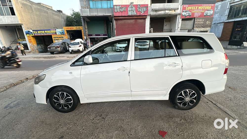 Toyota Innova 2013 Diesel Well Maintained