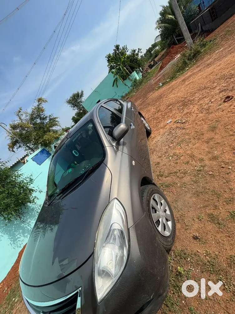 Nissan Sunny Petrol 2011