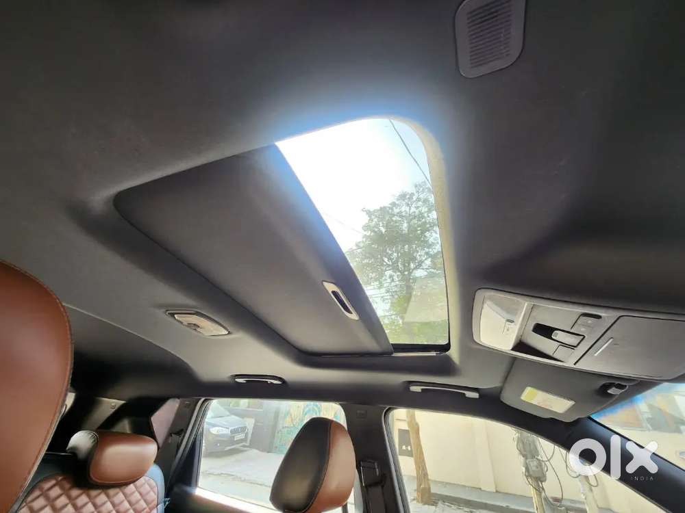 Mahindra Alturas G4 At