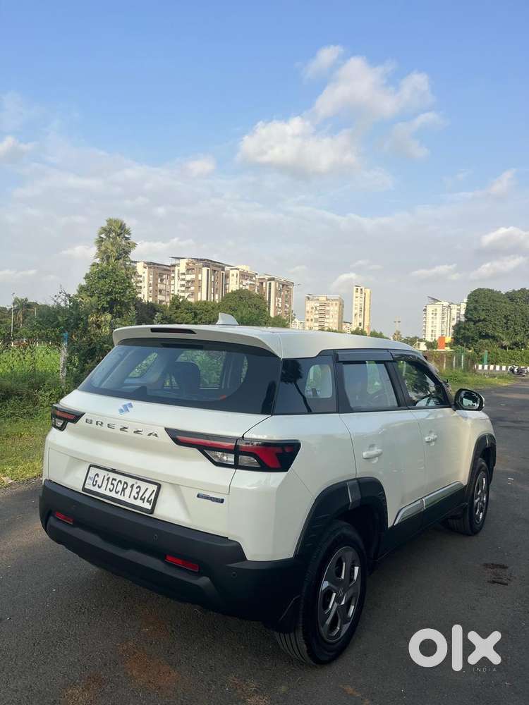 Maruti Suzuki Brezza 1.5 Vxi At Smart Hybrid, 2025, Petrol