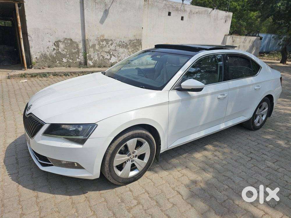 Skoda Superb Style 1.8 Tsi Mt, 2018, Petrol