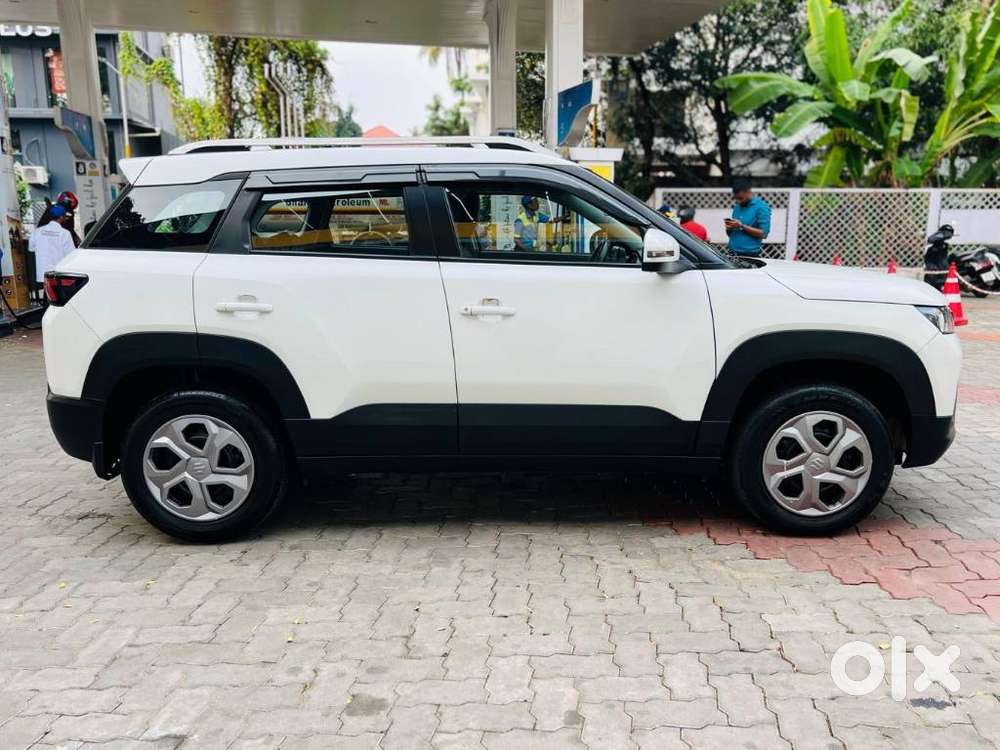 Maruti Suzuki Brezza 1.5 Vxi Smart Hybrid, 2023, Petrol