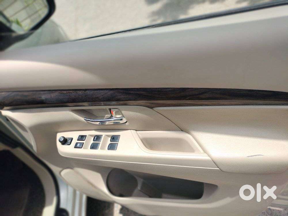 Maruti Suzuki Ertiga Zxi Shvs, 2019, Petrol