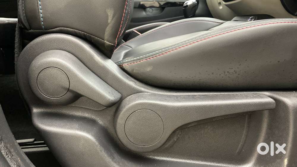 Renault Captur Platine Dual Tone Petrol, 2019, Petrol