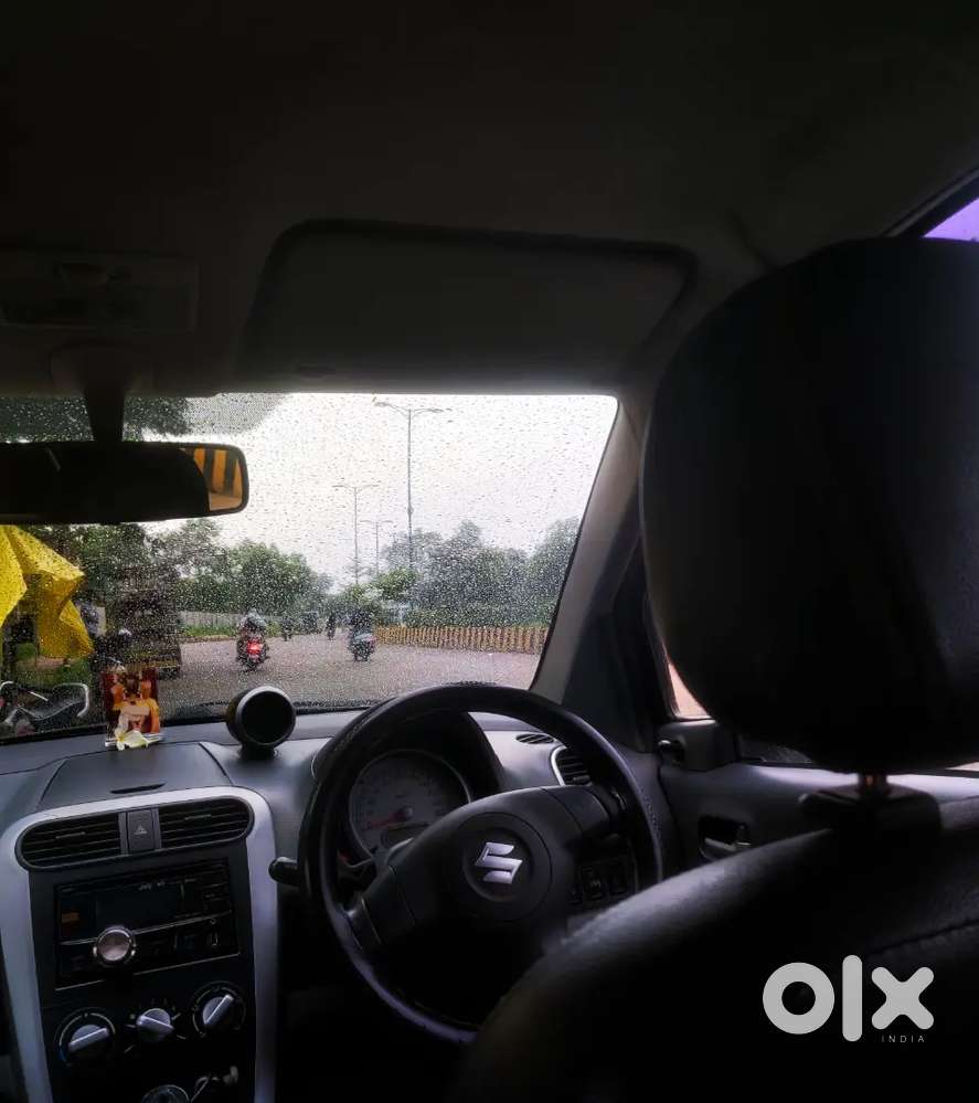 सरकारी कर्मचारी की वेल मेंटेंड कार