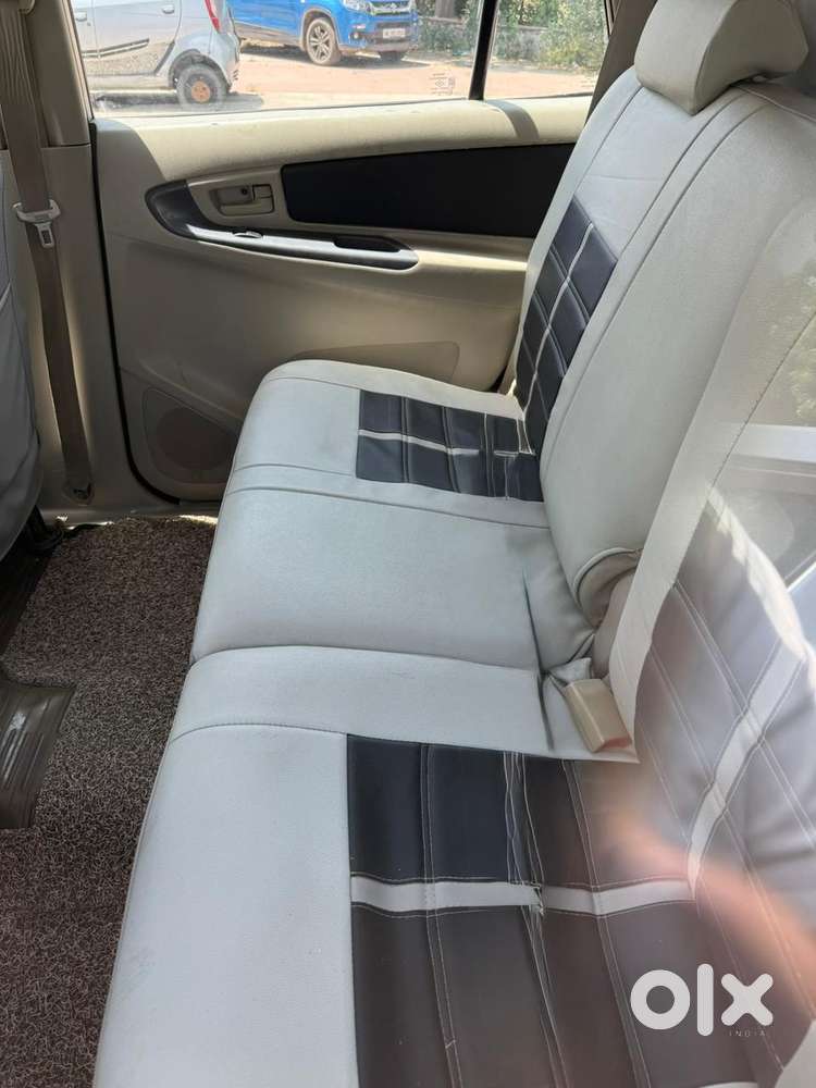 Toyota Innova 2009-2011 2.5 Gx 8 Str, 2012, Diesel