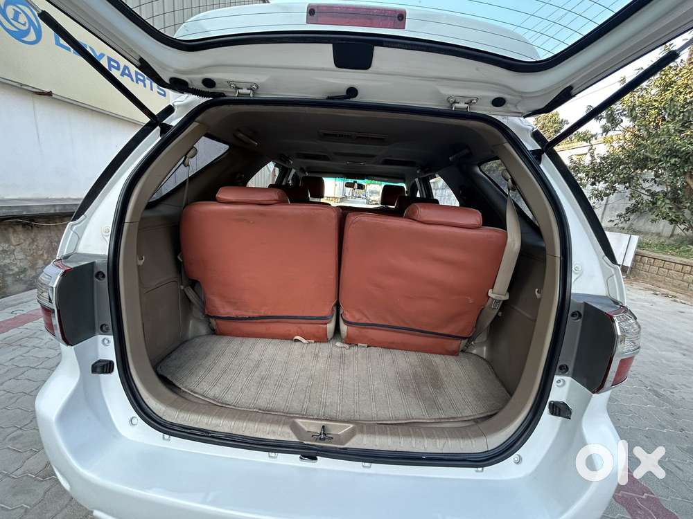 Toyota Fortuner [2009-2012] 3.0 4x4 Mt, 2010, Diesel