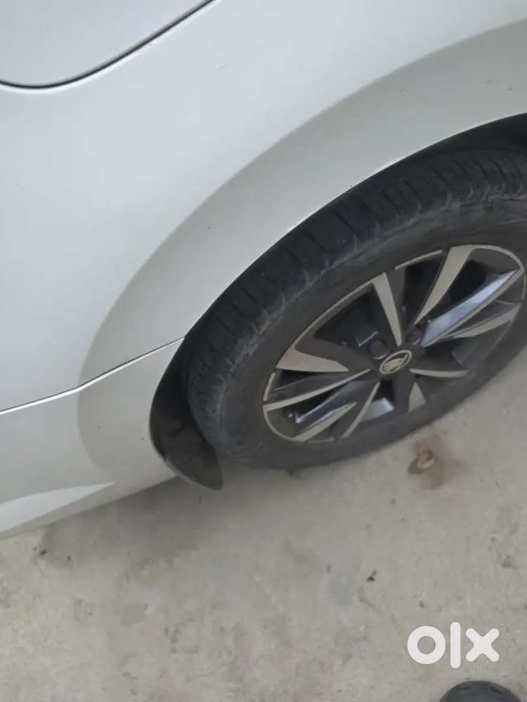 Skoda Slavia 1.0 Tsi At