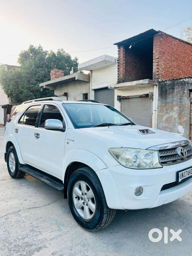 Toyota Fortuner 3.0 4x4 Manual, 2011, Diesel