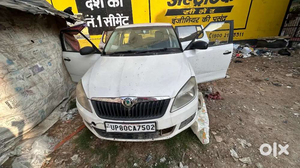 Urgent Sell Skoda Fabia 2011 Petrol 130000 Km Driven
