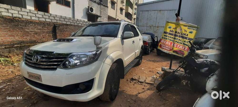 Toyota Fortuner 4x4 Manual Limited Edition, 2013, Diesel